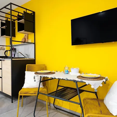 Dimora Dei Colori - Yellow Light Aparthotel 3*